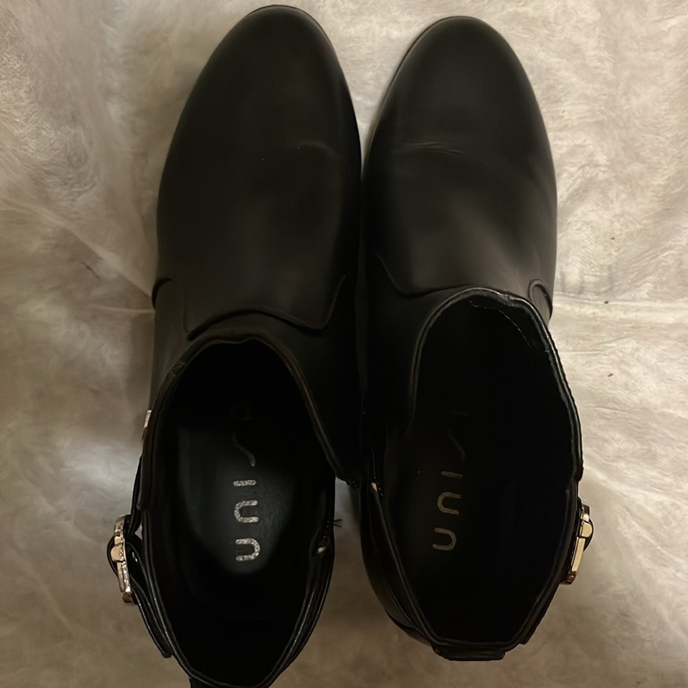 BLack booties - Picture 2 of 2